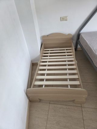 Cama infantil de madera