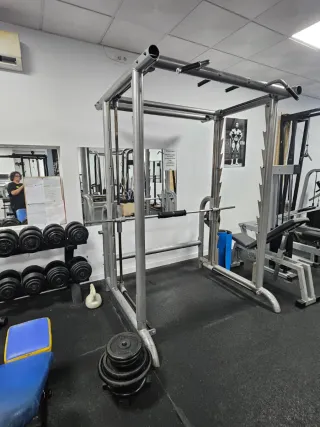 Se vende gimnasio completo
