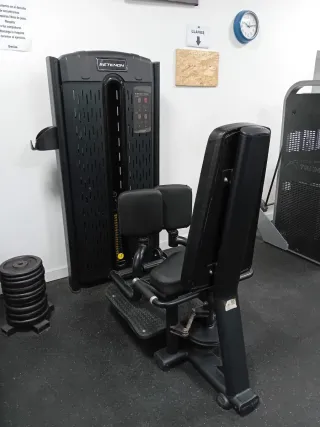 Se vende gimnasio completo