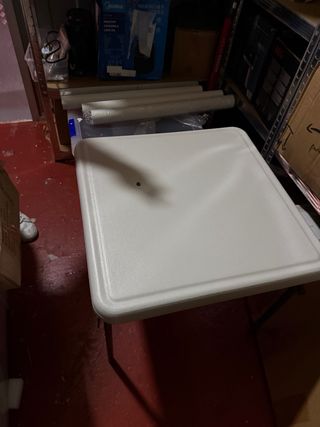 Mesa plegable 60x60 cm con pequeña tara