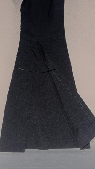 Pantalón elástico acampanado negro