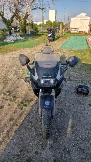 Suzuki GSX 600 F Negra/Gris