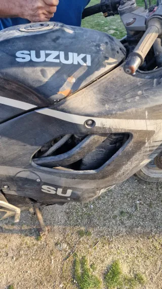 Suzuki GSX 600 F Negra/Gris