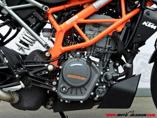 KTM 125 DUKE -APTA B Y A1-