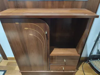 Mueble recibidor con espejo. Buen estado.