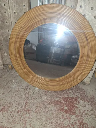 Estantería y espejo de mimbre