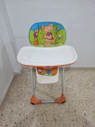 Trona de bebé con estampado infantil