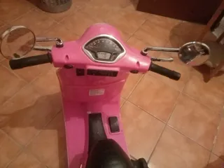 Moto Eléctrica Infantil Rosa Vespa