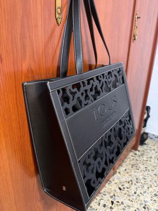 Bolso Tous Negro con Diseño Calado