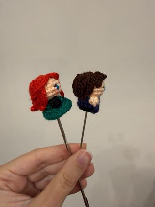 Mini amigurumi Penelope e Colin Bridgerton
