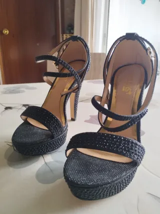 Sandalias DELLAS fiesta negras y doradas