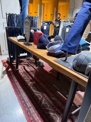 Mesa madera maciza estilo industrial