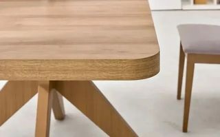 MESA de comedor extensible.