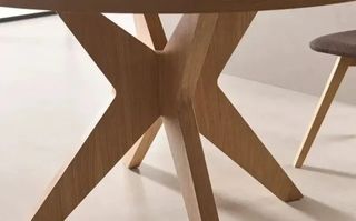 MESA de comedor extensible.