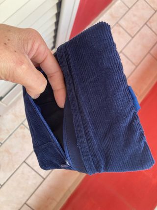 Portatabacco in velluto a coste blu