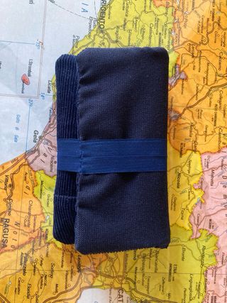 Portatabacco in velluto a coste blu