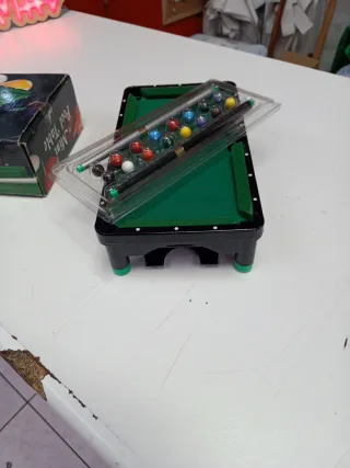 Mini mesa de billar con accesorios