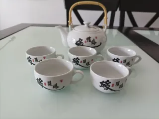 Juego de té de cerámica con bambú