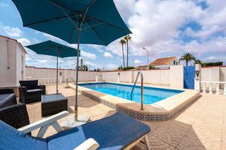Chalet en venta en La Siesta - El Salado - Torreta en Torrevieja