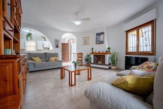 Chalet en venta en La Siesta - El Salado - Torreta en Torrevieja