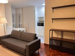 Piso en alquiler en Centro en Gijón