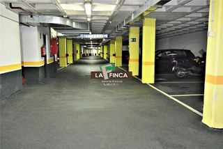 Garaje en alquiler en Milán - Pumarín - Teatinos en Oviedo