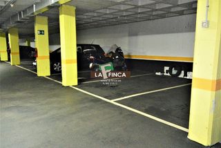 Garaje en alquiler en Milán - Pumarín - Teatinos en Oviedo