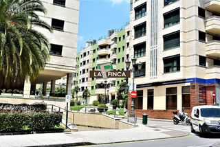 Garaje en alquiler en Milán - Pumarín - Teatinos en Oviedo