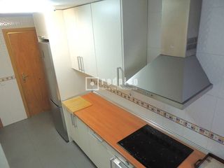 Piso en alquiler en Valdeacederas en Madrid