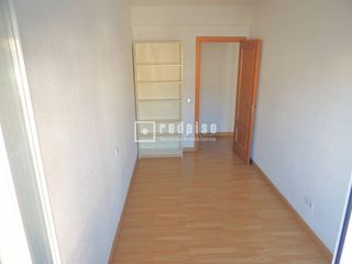 Piso en alquiler en Valdeacederas en Madrid