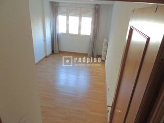 Piso en alquiler en Valdeacederas en Madrid