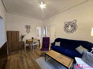 Piso en alquiler en Los Remedios en Sevilla