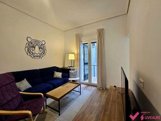 Piso en alquiler en Los Remedios en Sevilla