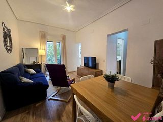 Piso en alquiler en Los Remedios en Sevilla