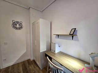 Piso en alquiler en Los Remedios en Sevilla