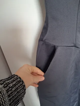 Vestido elegante gris