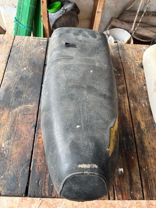 Asientos Derbi Variant SL America Bola 8 y Careta.