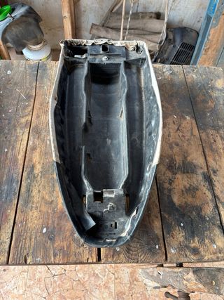 Asientos Derbi Variant SL America Bola 8 y Careta.