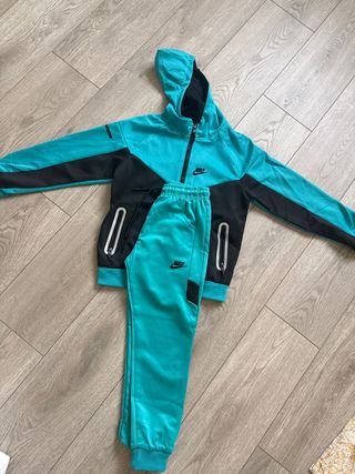 Conjunto Nike Tech Chándal