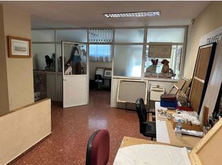 Local comercial en venta en Avda de Madrid - Pº de la Estación en Jaén