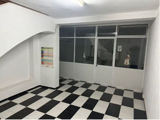 Local comercial en venta en Avda de Madrid - Pº de la Estación en Jaén