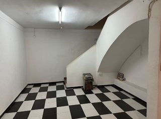 Local comercial en venta en Avda de Madrid - Pº de la Estación en Jaén