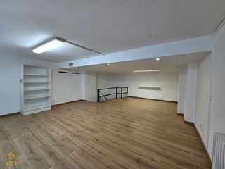 Local comercial en venta en Barañain