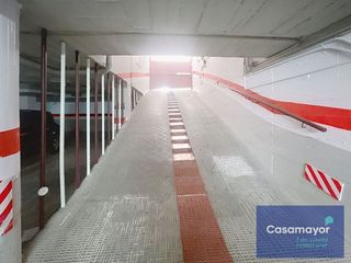 Garaje en venta en Mercado en Alicante