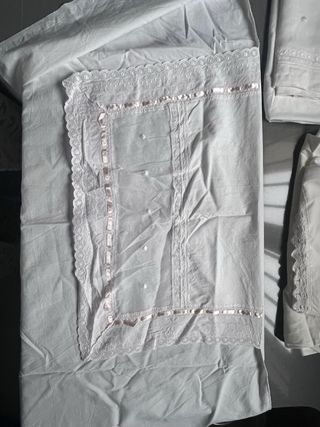 Sábana para cochecito o moisés con encaje