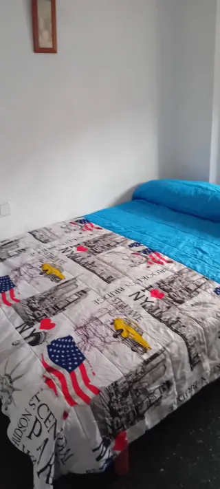 Alquilo habitacion persona sola latina que trabaje