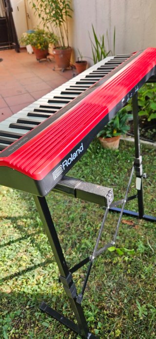 Roland GO:Keys Teclado Portátil Rojo