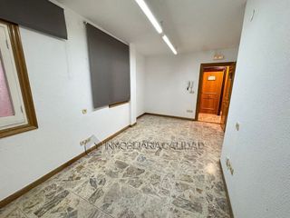 Oficina en alquiler en Plaza España - Villa Pilar - Reyes Católicos - Vadillos en Burgos
