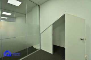 Local comercial en alquiler en Milán - Pumarín - Teatinos en Oviedo