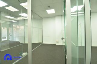 Local comercial en alquiler en Milán - Pumarín - Teatinos en Oviedo